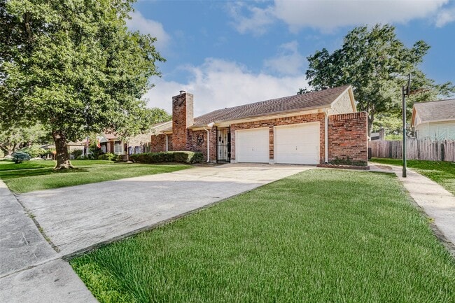 Building Photo - 22219 Elsinore Dr