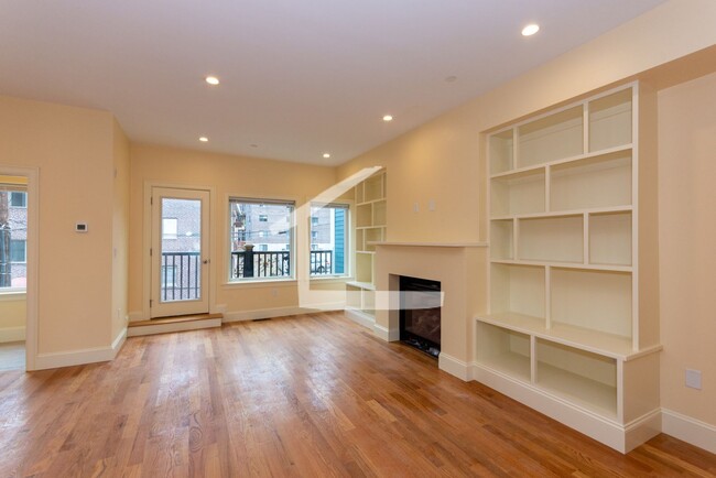 Building Photo - New 3,000 Sq. Ft. Luxury Townhouse w Garag...