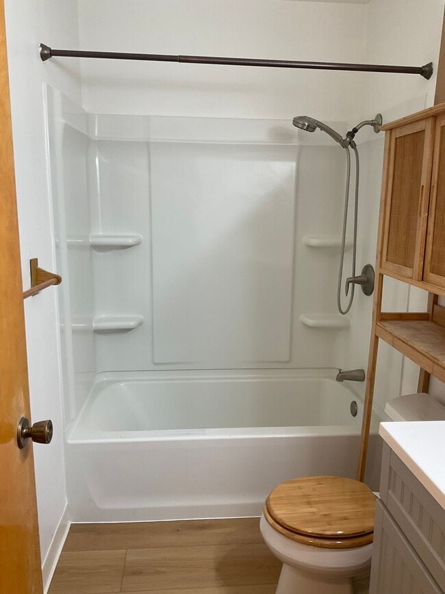 Foto del edificio - 327 Bassett St