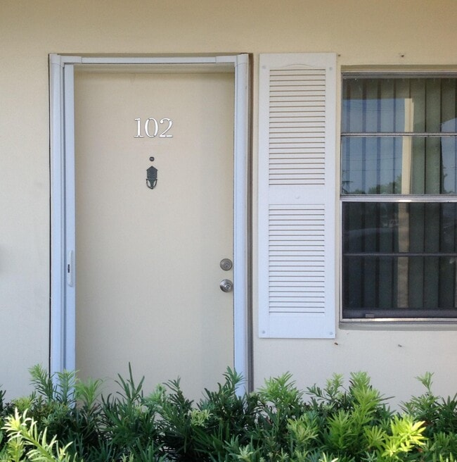Building Photo - 3915 S Flagler Dr