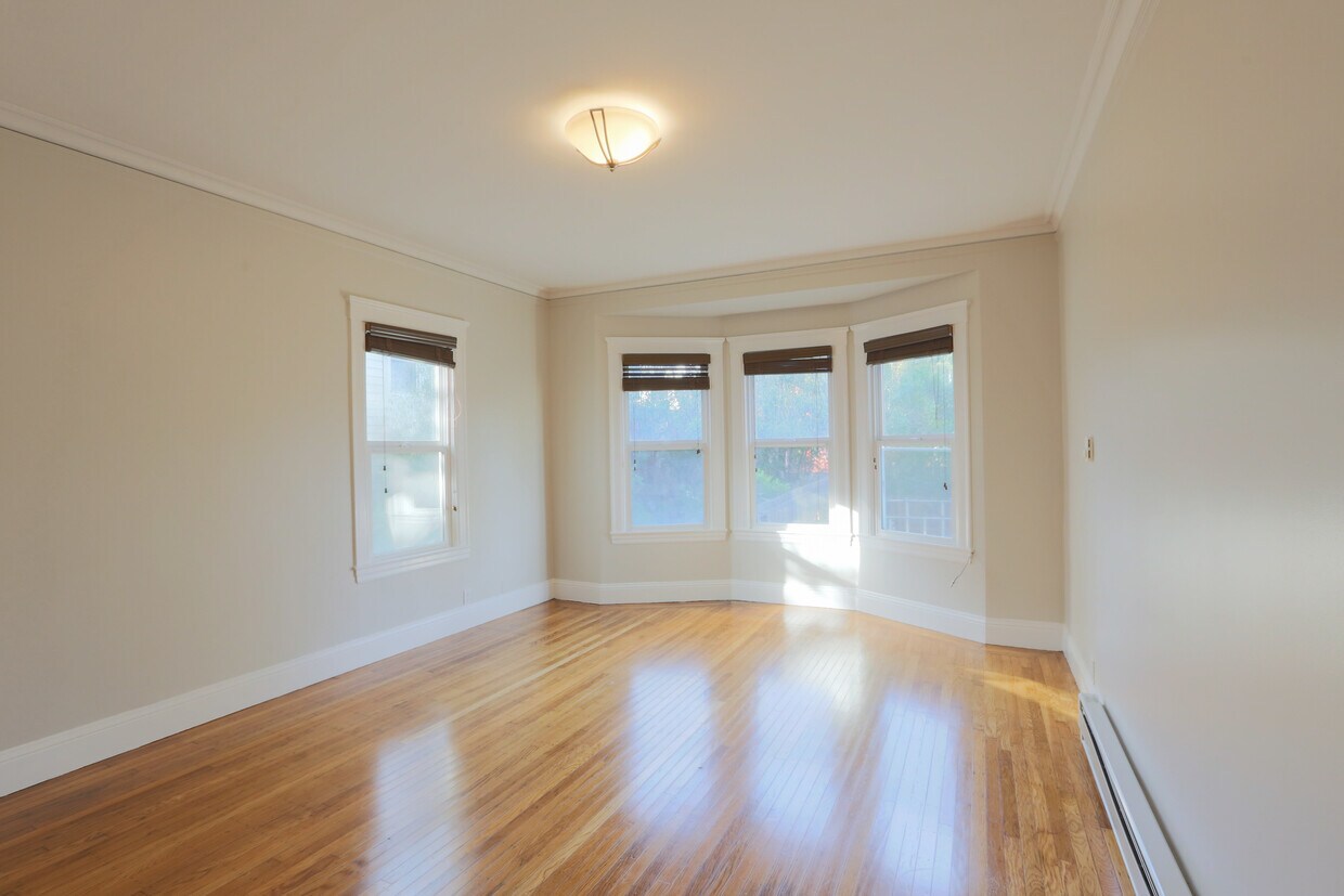 Primary Photo - 1550 Hayes St