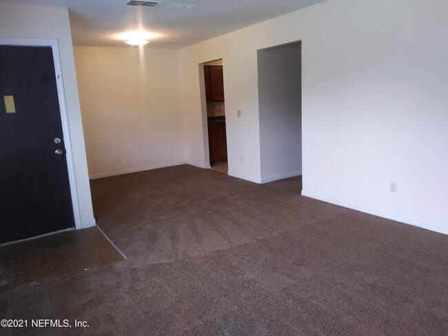 Building Photo - 480 Bentwood Ln