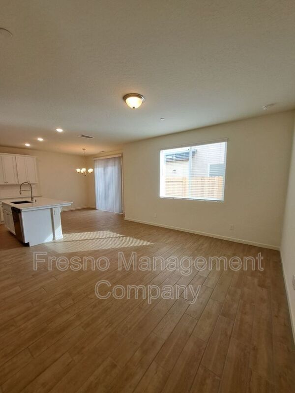Building Photo - 6271 E Riesling Dr