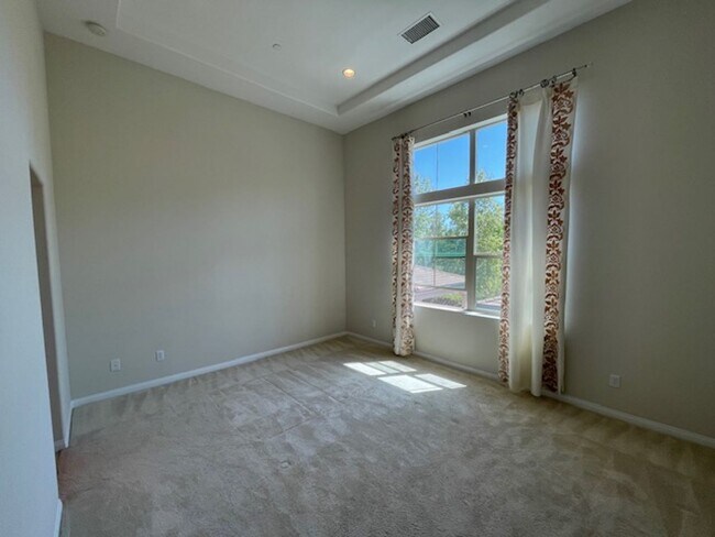 Building Photo - Beautiful 2 bedroom Condo in Irvine