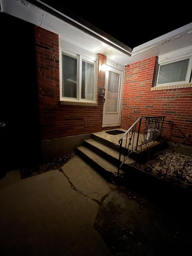 Primary Photo - Charming duplex - 2bedroom, 1 bath