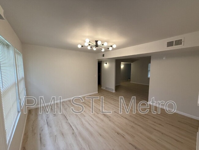 Building Photo - 2512 Dukeland Dr