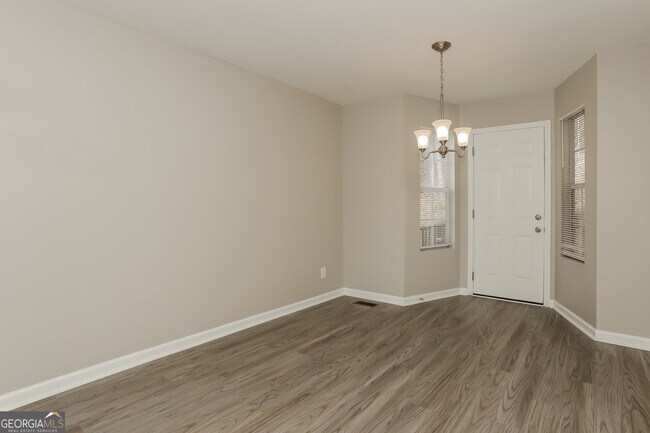 Foto del edificio - 1234 Justin Ln