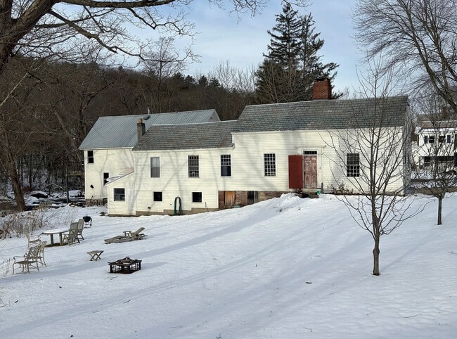 Building Photo - 2 Ashuelot Main St