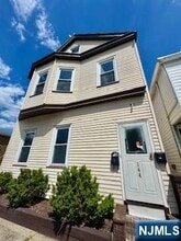 Building Photo - 144 Midland Ave