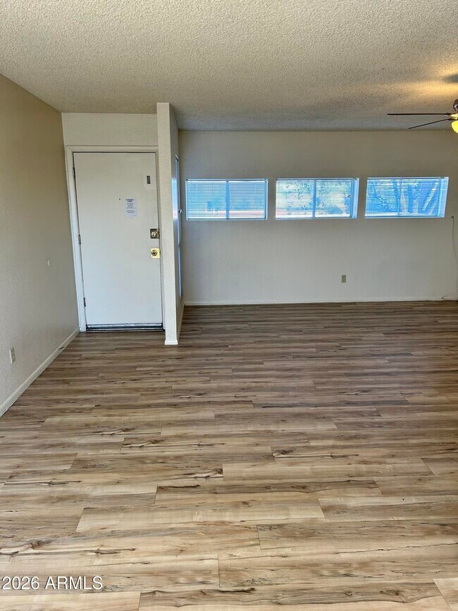 Foto del edificio - 2652 E Oakleaf Dr