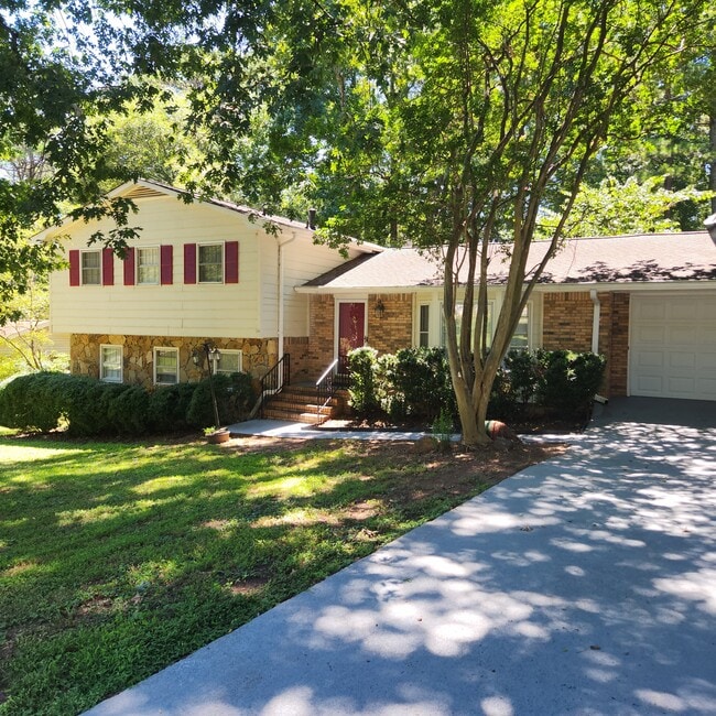Building Photo - 1447 Ridgeland Ct SW