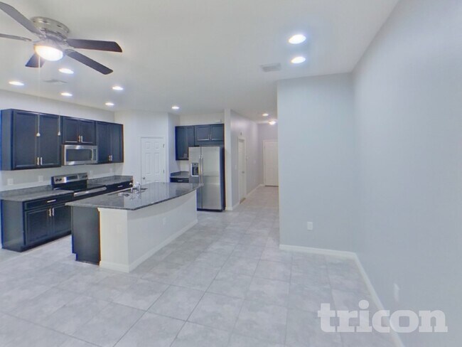 Foto del edificio - 7127 Summer Holly Pl