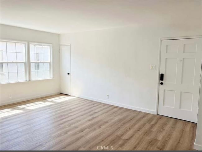 Photo - 510 E Arbor Vitae St Apartment