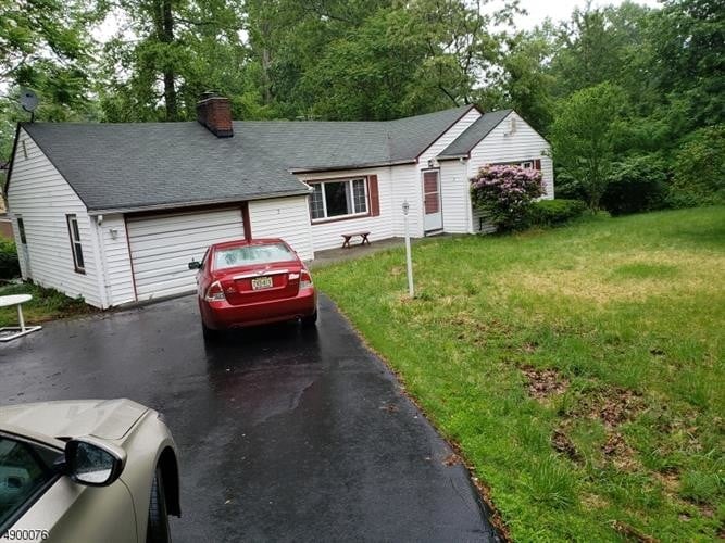 Primary Photo - 2 Moraine Rd
