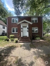 Building Photo - 124 Chautauqua Ave