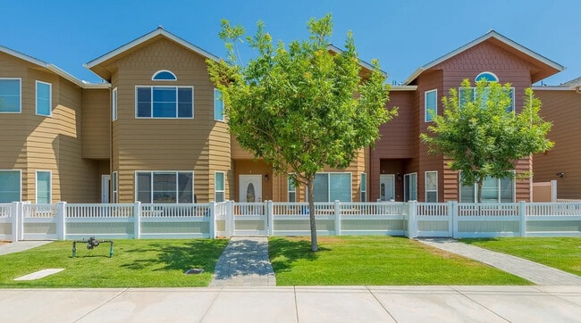 Building Photo - 1918 Kelly Ave