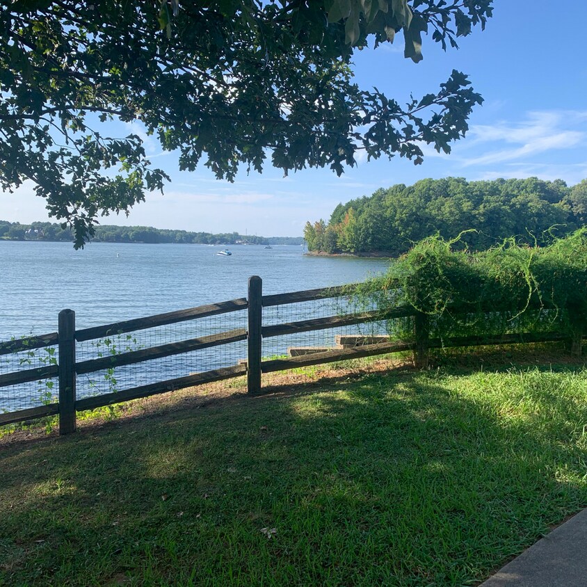 431 Battery Cir, Clover, SC 29710 Townhome Rentals in Clover SC