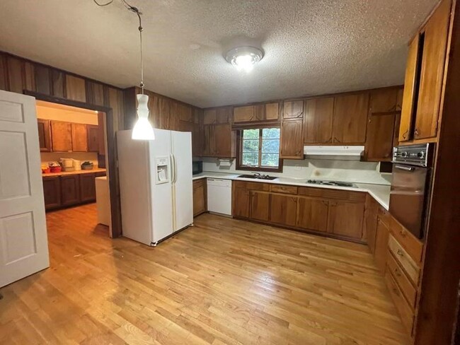 Building Photo - 2815 Benson Dr
