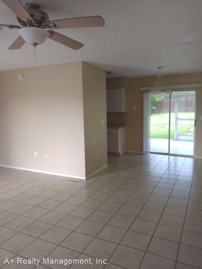 Foto del edificio - 2 br, 2 bath House - 5208 Deltona Blvd.