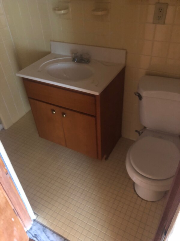 126 E Fairmount Ave Unit bsmt studio, State College, PA 16801 Room