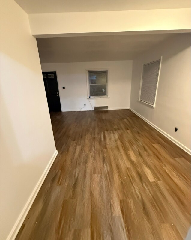 Foto del edificio - 3938 E 177th St