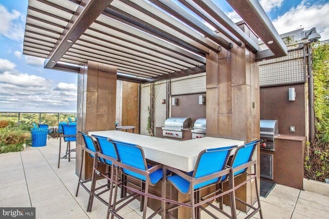 Building Photo - 851 N Glebe Rd