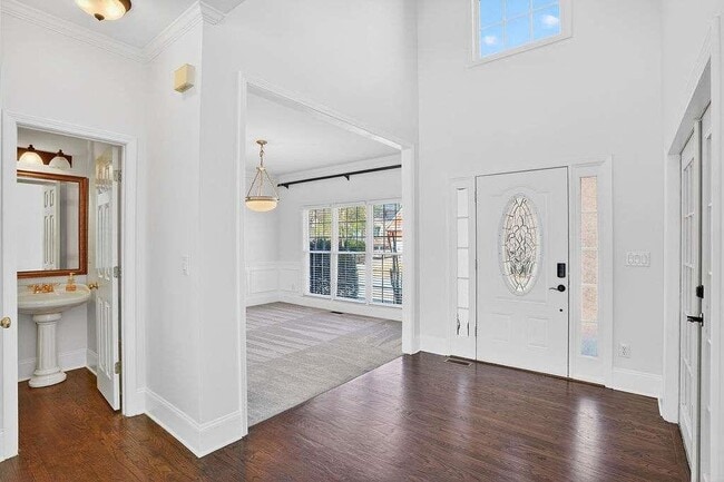 Foto del edificio - 1200 Cresthaven Ln NW