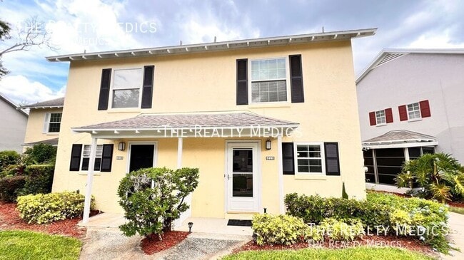Building Photo - 1220 Villa Ln