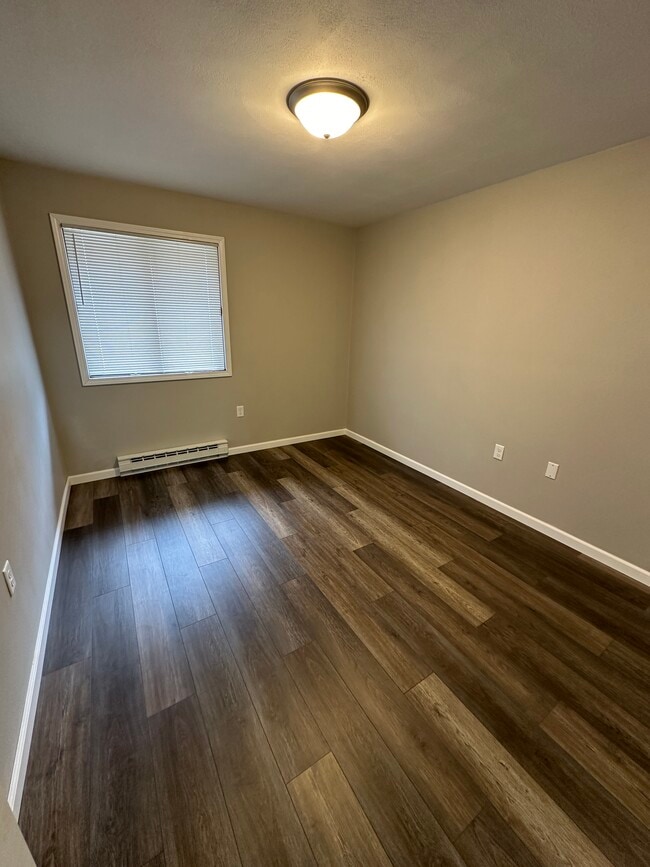 Bedroom - 410 Johnson St