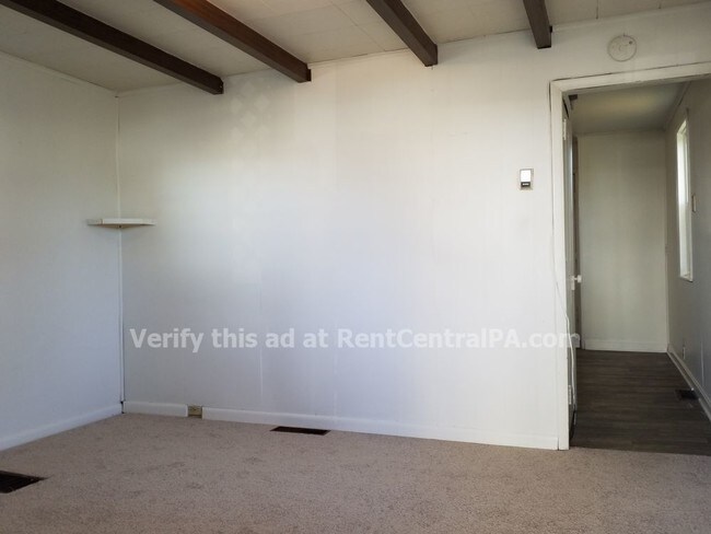 Building Photo - 112 8th St