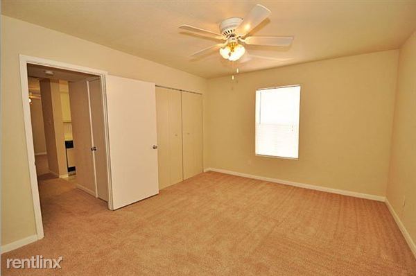 Building Photo - 9700 Glenfield Ct