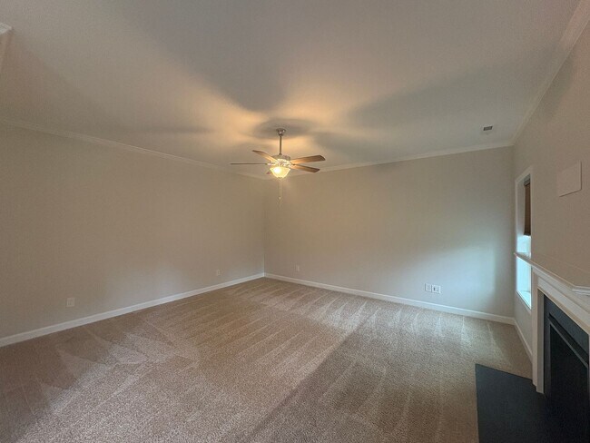 Foto del edificio - Gorgeous 4 Bed, 2.5 Bath Home in Fayetteville