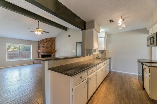 Foto del edificio - 7233 Church Park Dr