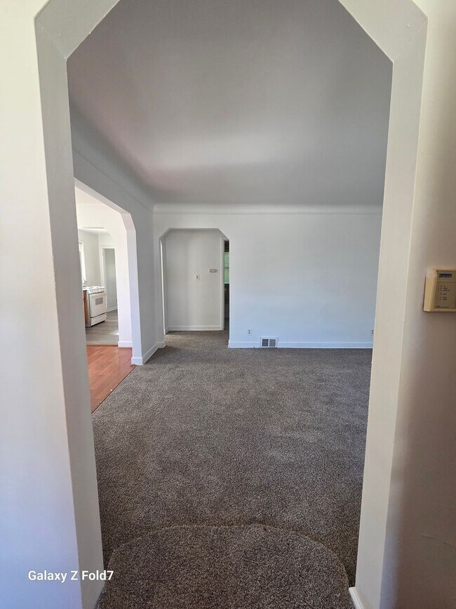 Foto del edificio - $1200 2 bedroom bungalow