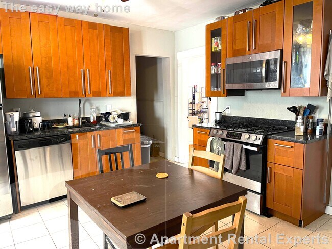 Building Photo - 273 Cardinal Medeiros Ave