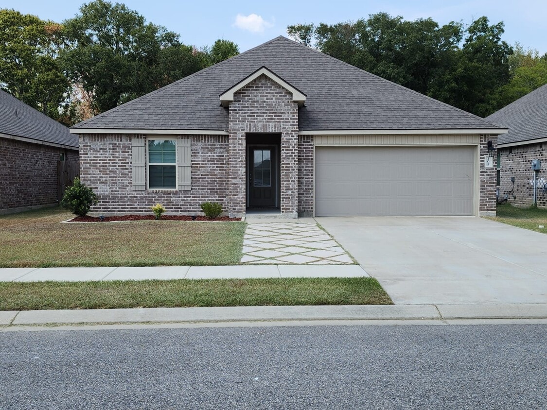 105 Batesburg Way, Youngsville, LA 70592 House Rental in Youngsville