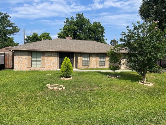 Building Photo - 7811 Echo Brook Dr