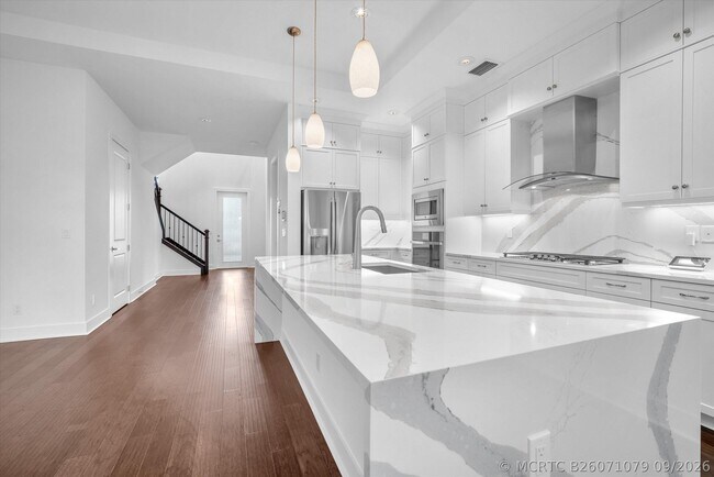 Building Photo - 13482 Artisan Cir