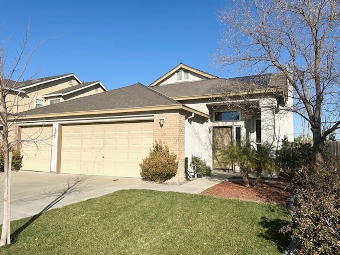 Foto principal - Beautiful 3-Bedroom Home for Lease in Trac...