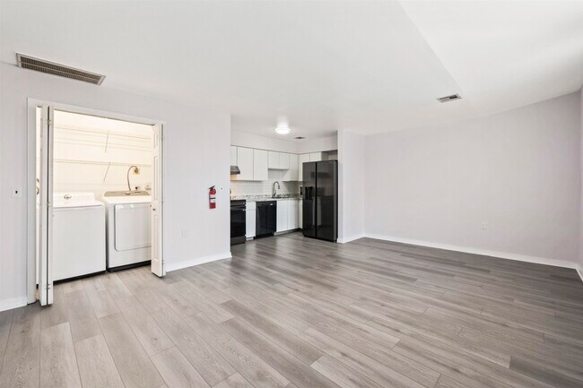 Foto del edificio - 308-310-310 Passaic Ave