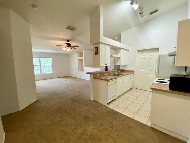 Building Photo - 36101 Deer Creek Dr