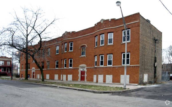 Primary Photo - 1003 W 58th St