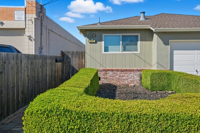 Building Photo - 117 Santa Lucia Ave