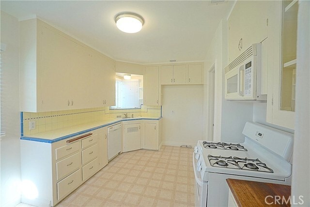Foto del edificio - 4285 Oakwood Pl