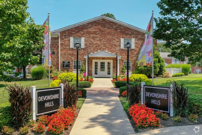 Building Photo - Renaissance Hills