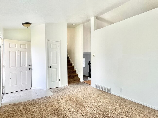 Foto del edificio - Lovely Sandy Home in Well Kept Neighborhood!