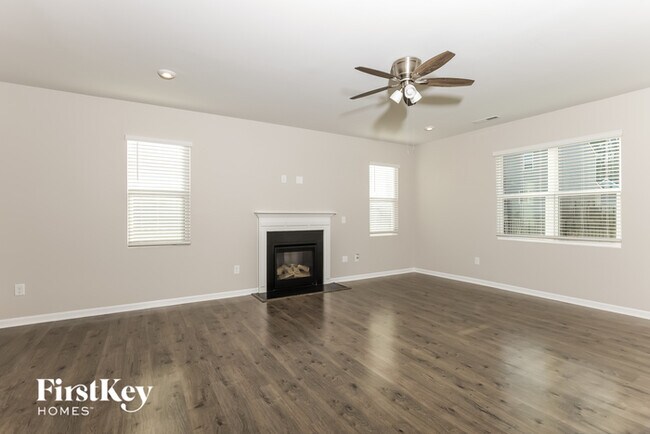 Foto del edificio - 304 Whispering Wind Way