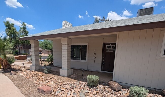Building Photo - 3 Bedroom Home in the Mesa Park Place Comm...