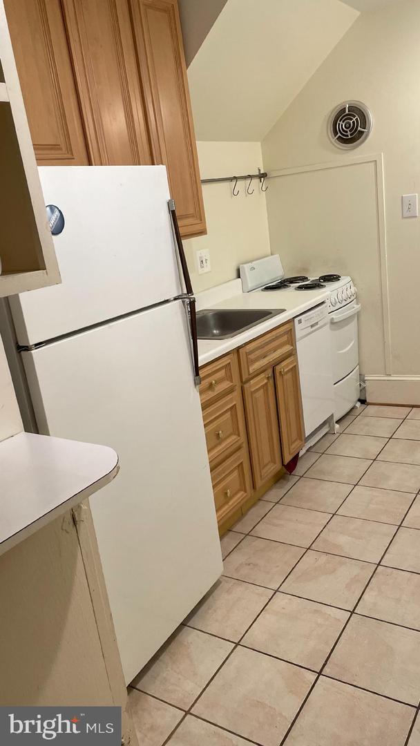 Foto del edificio - 1944 Calvert St NW