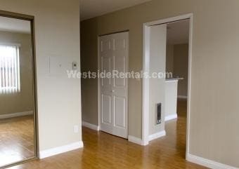 Building Photo - 220 S La Fayette Park Pl